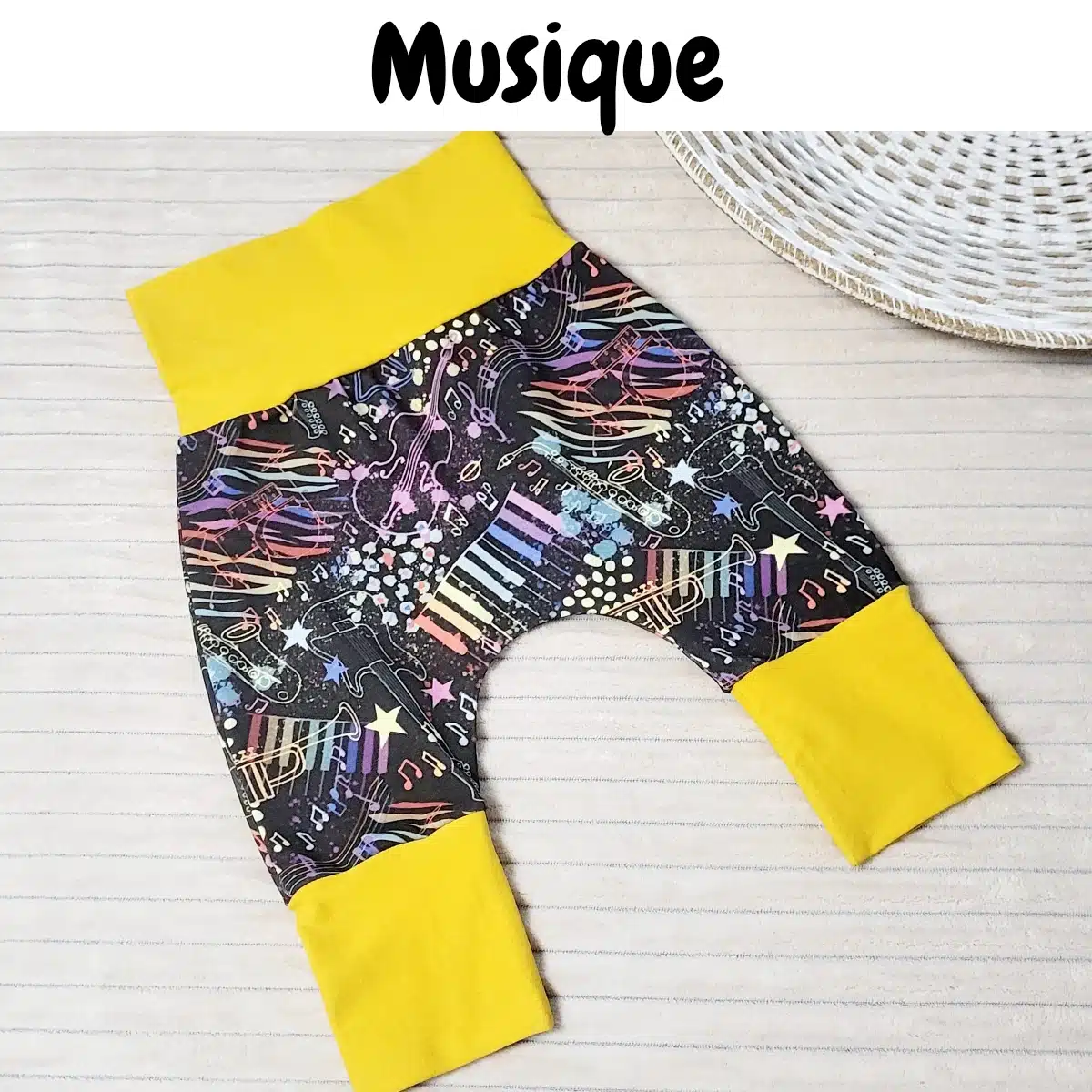 Sarouel taille 0-9 mois motif Musique | Vêtements évolutifs, Les P'tites Chenoilles | Fait main Suisse